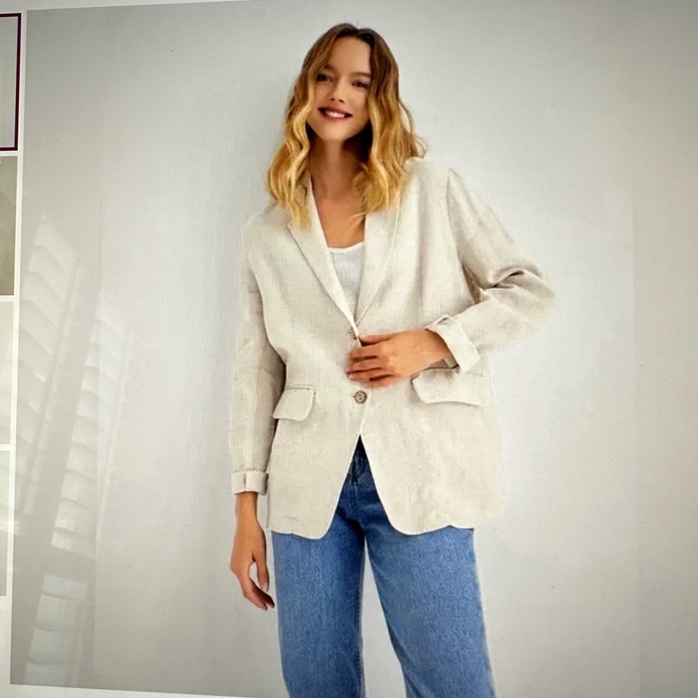 Chic Linen Blazer in Cream